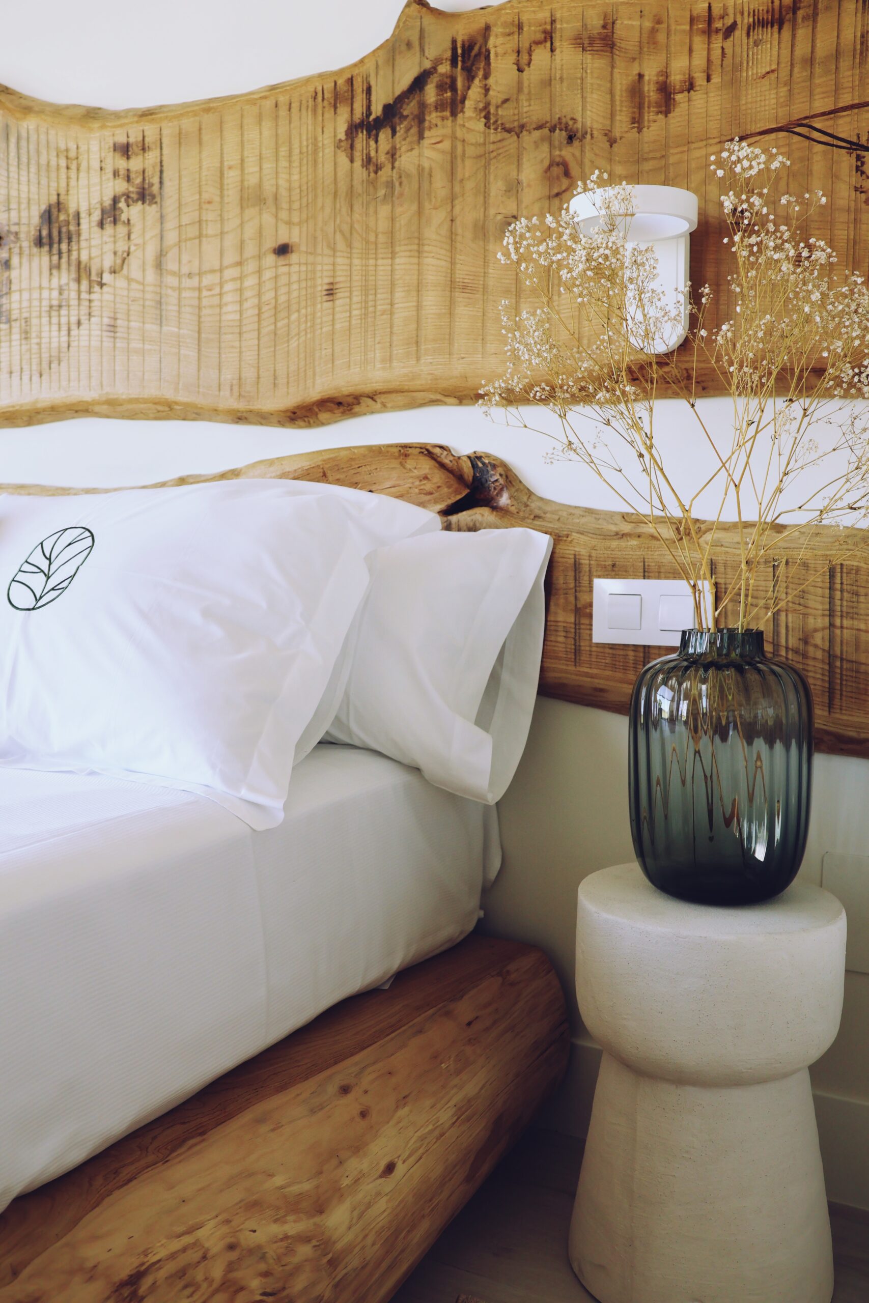 Head of the bed of Villa 4 in Villaverde Village
