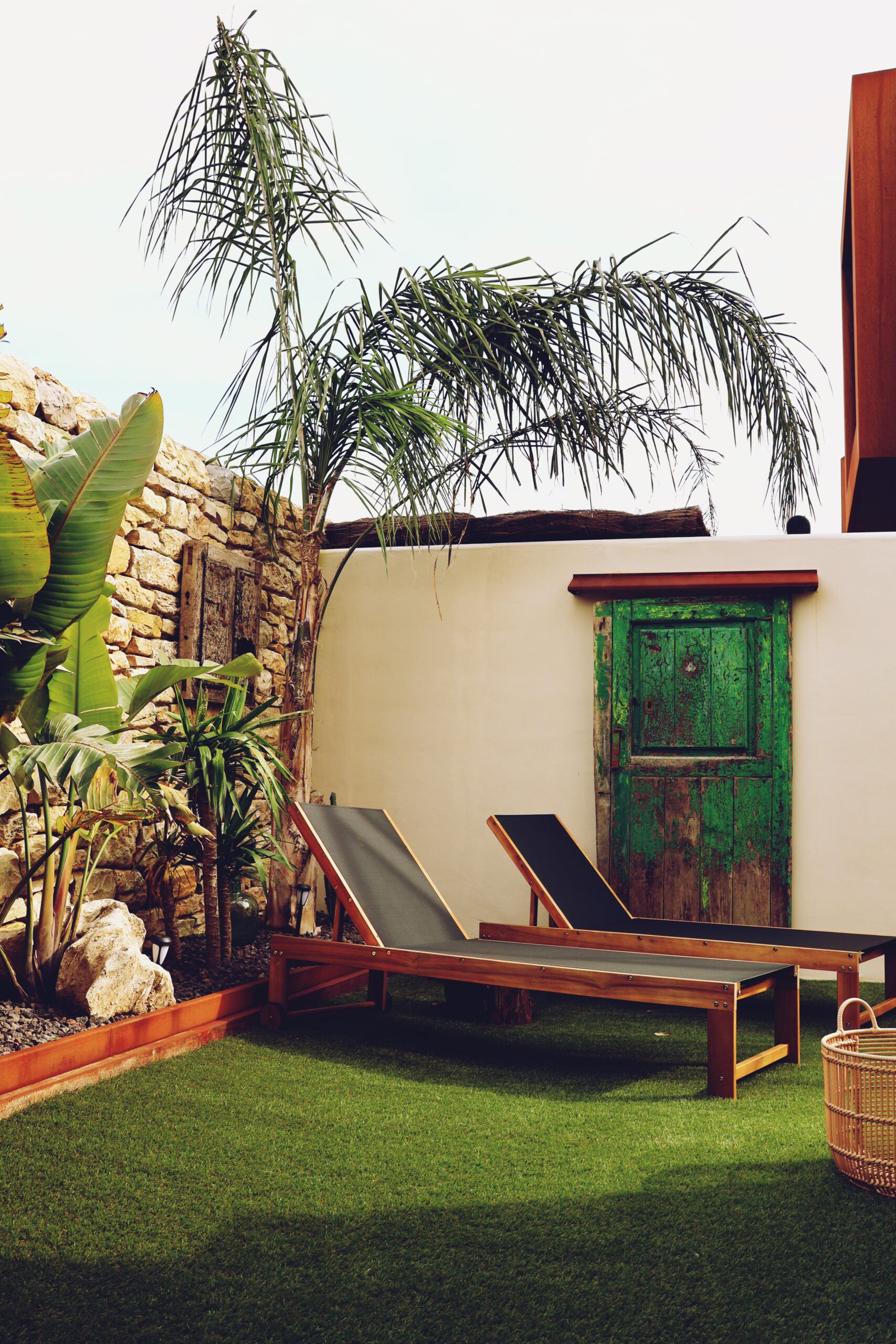 Private patio with hammocks and jacuzzi in Villaverde Village