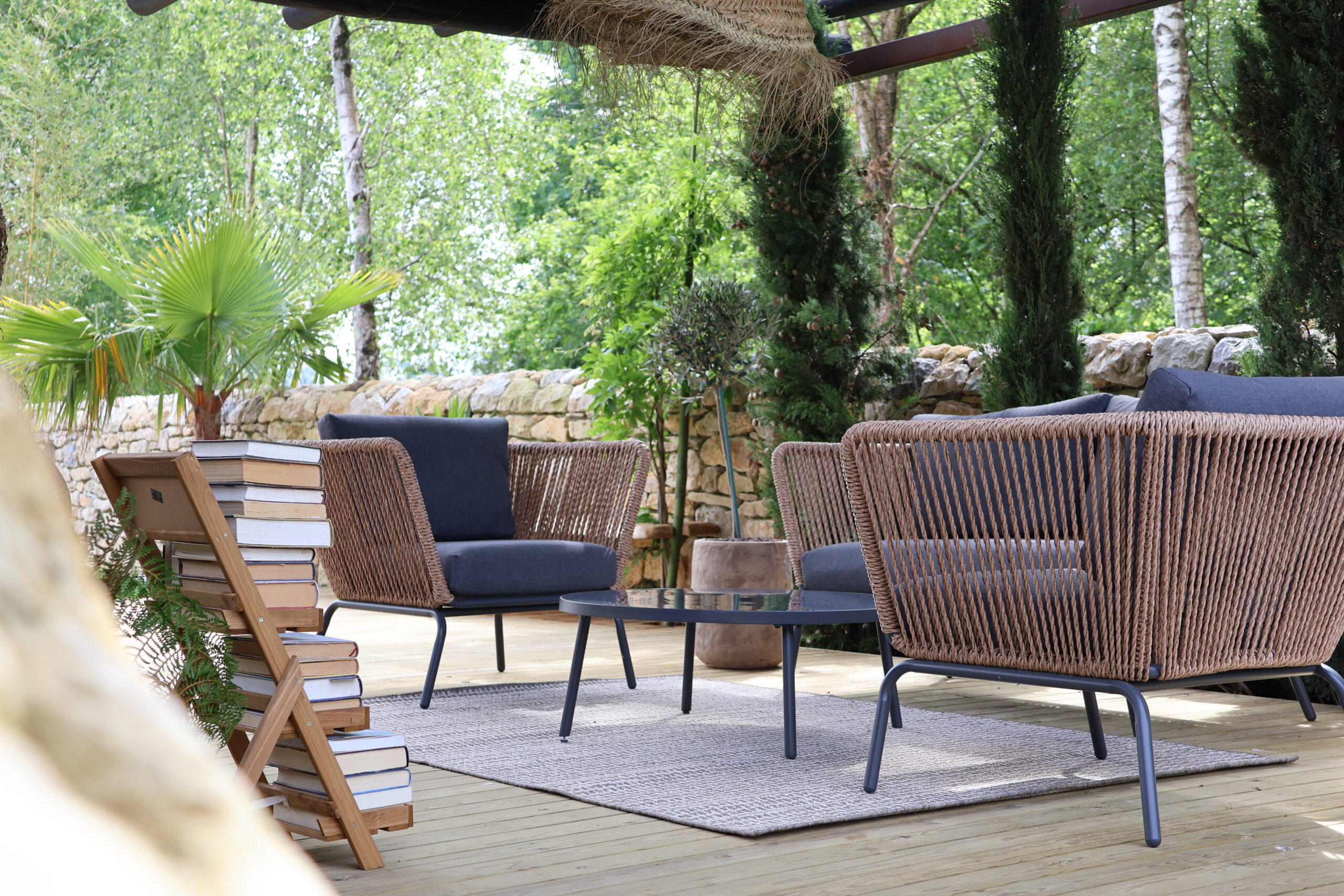 Seating area on the outside porch Villaverde Village